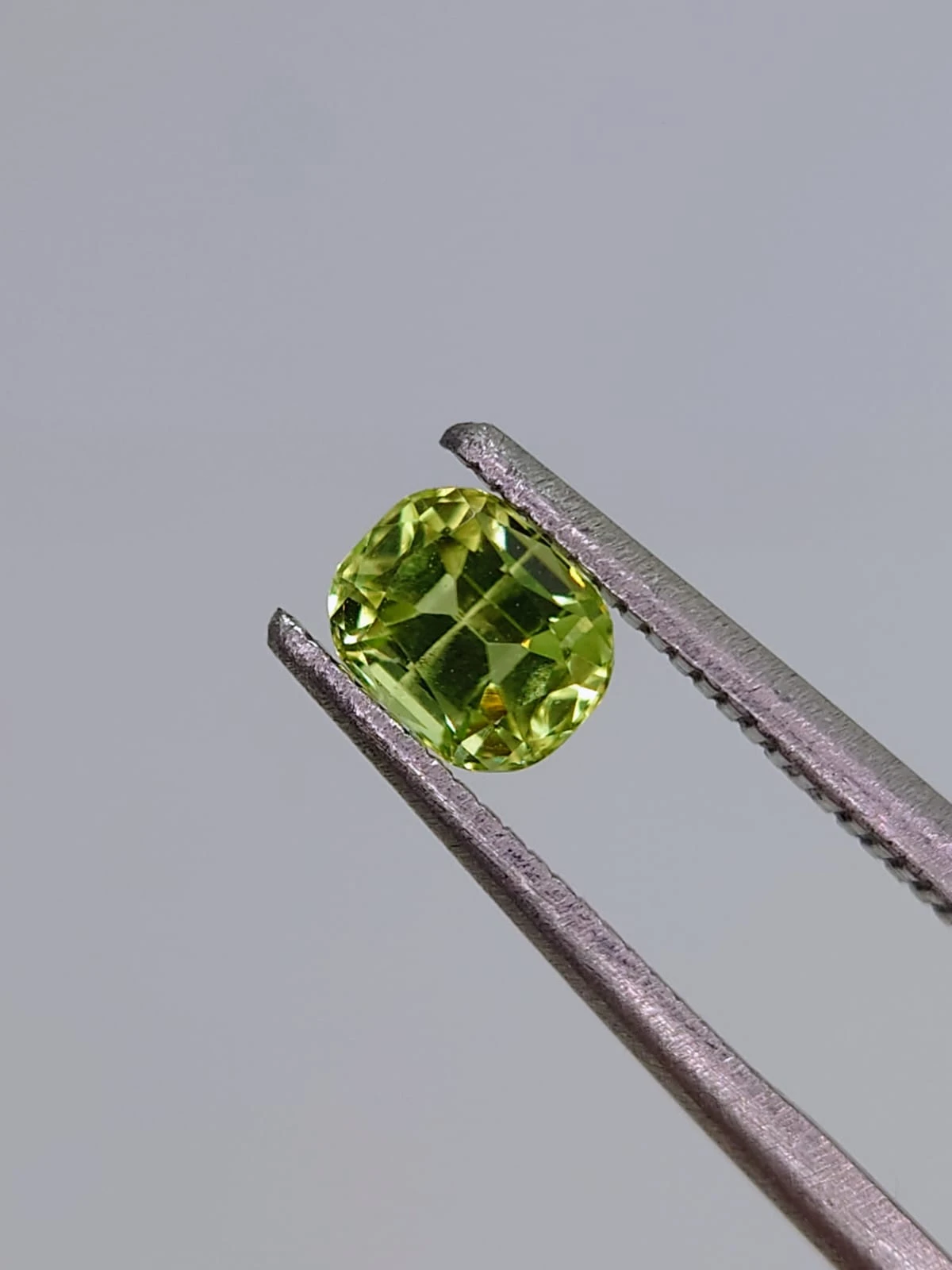 0.80ct Natural Cushion Peridot from Pakistan — view 4